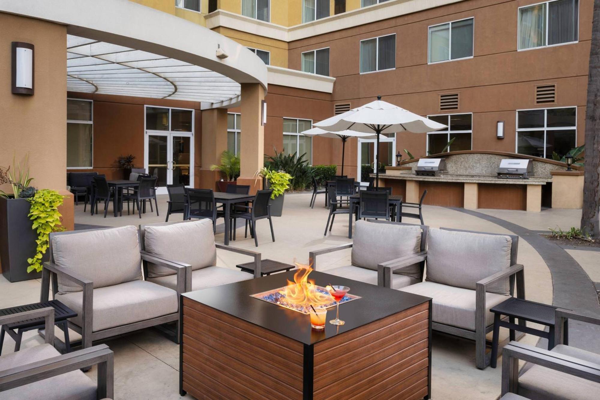 Residence Inn By Marriott Anaheim Resort Area/Гардън Гроув Екстериор снимка