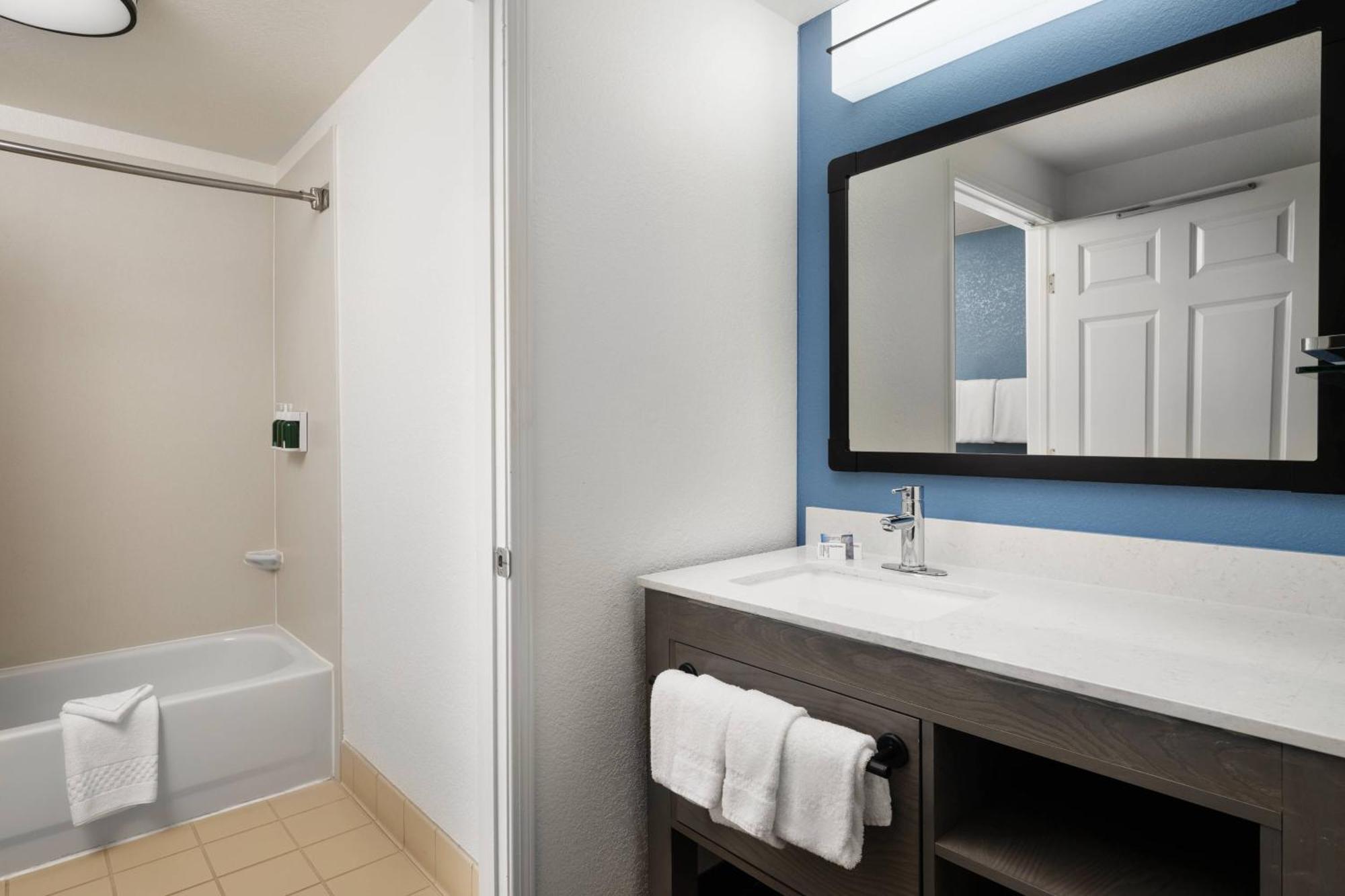 Residence Inn By Marriott Anaheim Resort Area/Гардън Гроув Екстериор снимка